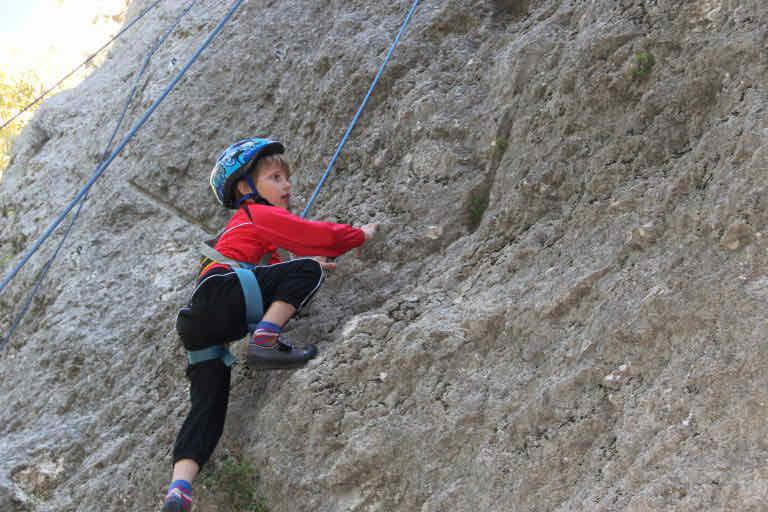 Jong geleerd is oud gedaan, de kinderen klimmen hun hele leven al. fotoblog