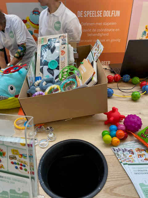 Finn's Toy Box vol speelgoed voor de ontwikkeling van je kind