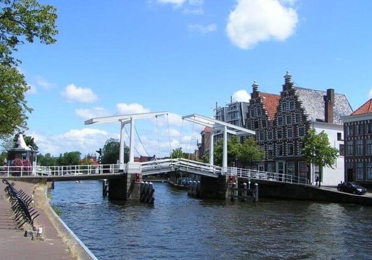 Ontdek Haarlem en de Haarlemse grachten met een boot!