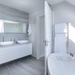 bij luxe badkamer design denk je o.a aan een badkamerspiegels, die kan namelijk wel heel erg luxe!